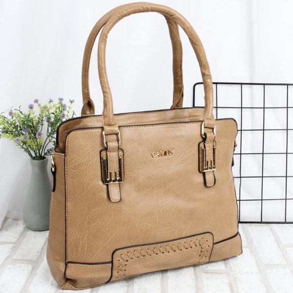 Bolsa Feminina De Ombro Com Detalhes Tressê